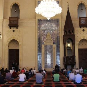 cuma namazina gitmeyen erkeklere hapis cezasiverilecek ZDGYByru