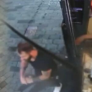 istanbulun gobegindeki gece kulubunde dehset kiskandigi kadini da sevgilisini de bicakladi hgyv22xP