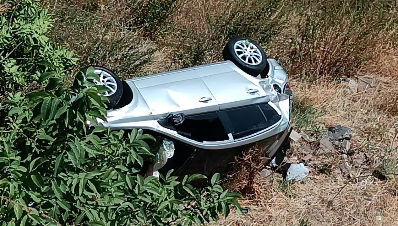 bitliste otomobil duvardan dustu NkDbJSJ8