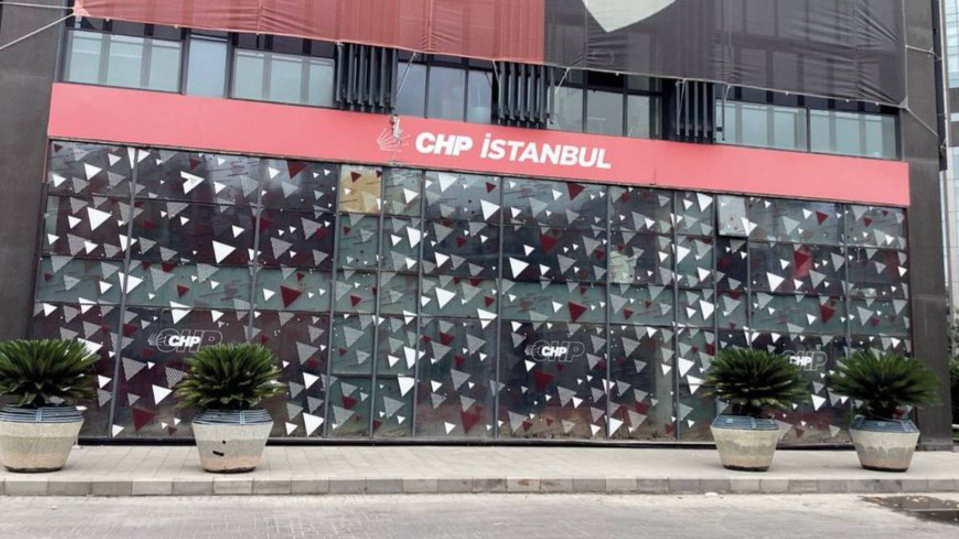 kayyim krizi sonrasi istanbul il binasini degistiren chp istanbulun 39 ilcesi var DGYqhJJ9