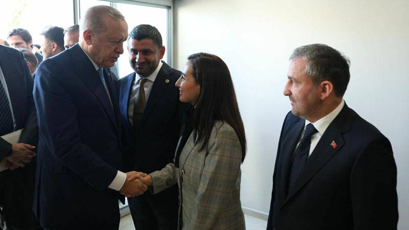 chpden istifa edip akpye katilmisti beykoz belediye baskan vekili gurzel erdogan ile gorustu De5CQZbp