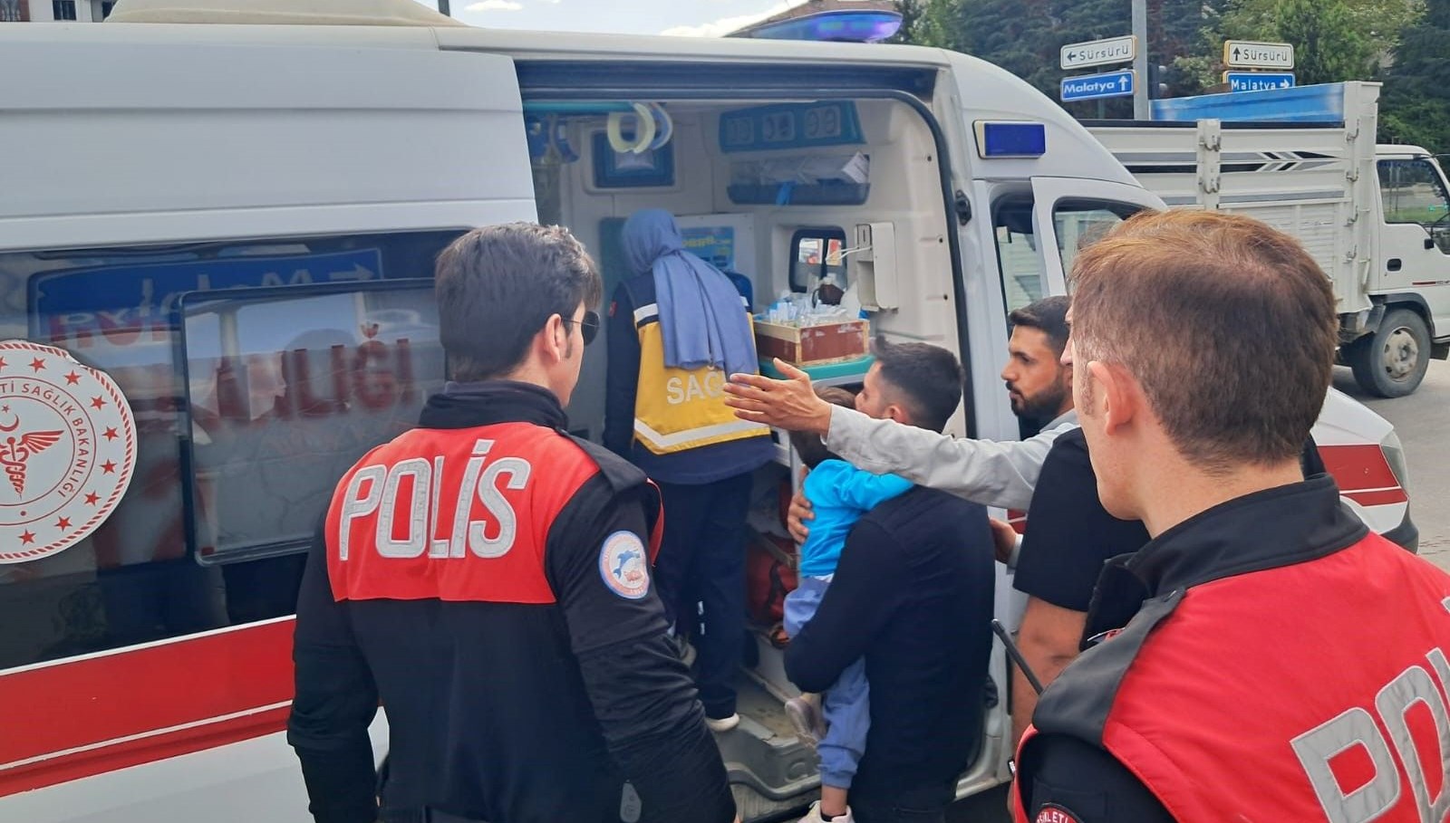 elazigda kaza 5 kisi yaralandi flfwA9p3