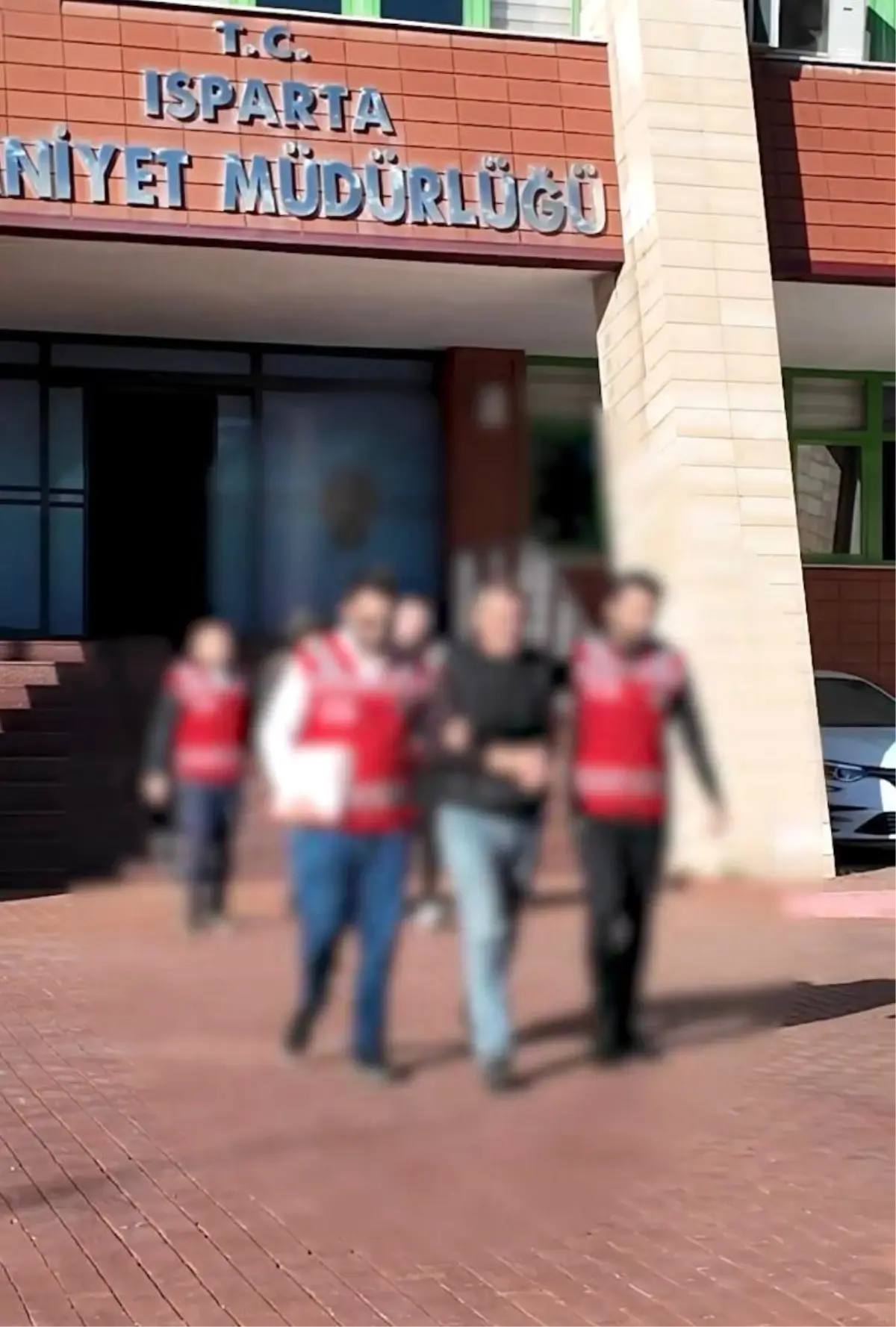 ispartada 45 bin dolar dolandiriciligina operasyon czsXcjav.jpg