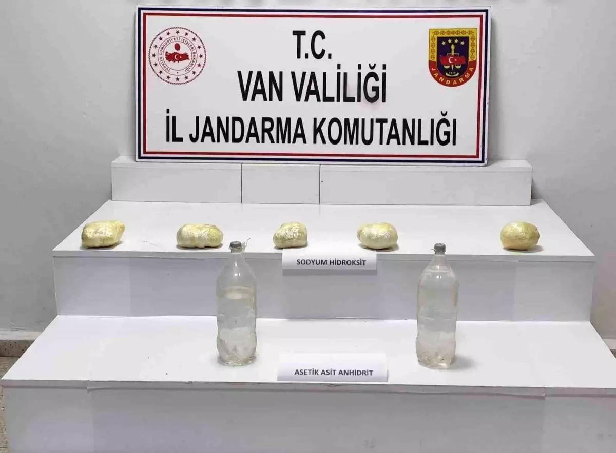 vanda uyusturucu operasyonu 4 kilo asetik asit ele gecirildi ULQfYJJk