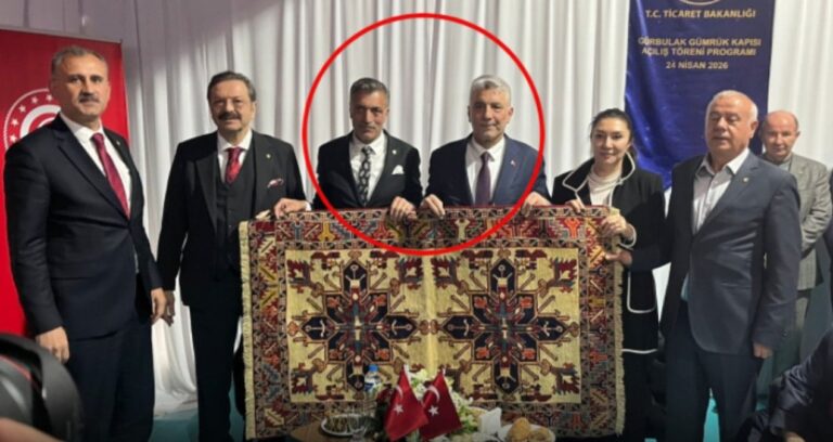 yasananlarin-uzerine-kilim-serdiler-d7qwRUKf