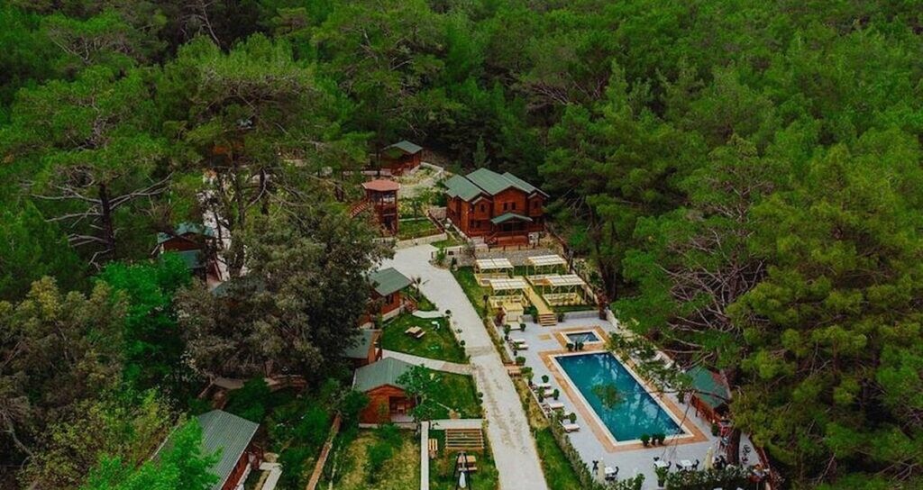 Kastamonu’da 3 Yaşındaki Çocuk Irmağa Düşerek Kurtarıldı
