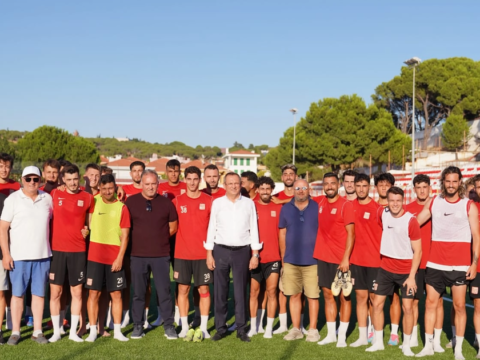 Mesut erginden ayvalikgucu belediyespora ziyaret Wcia2IPQ