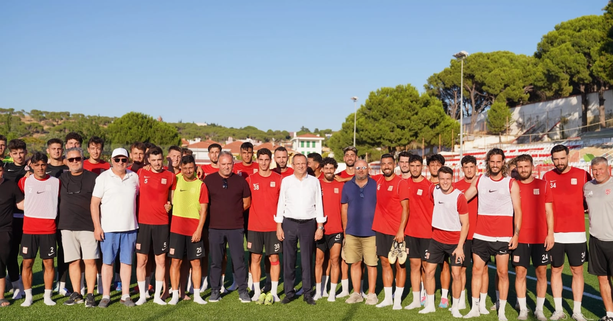 Mesut erginden ayvalikgucu belediyespora ziyaret Wcia2IPQ